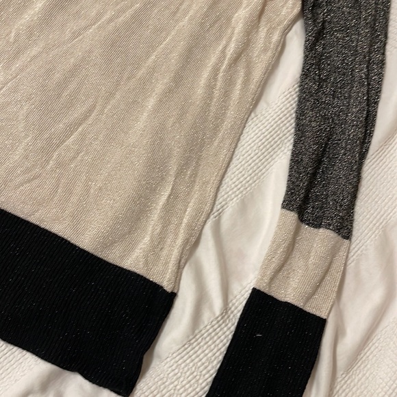 Glittery long sleeve sweater - Picture 3 of 3